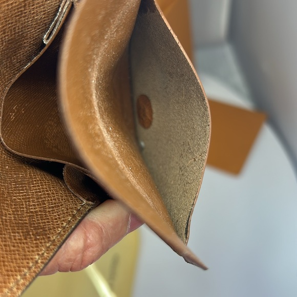 Louis Vuitton Monogram Round Coin Pouch - Picture 8 of 13